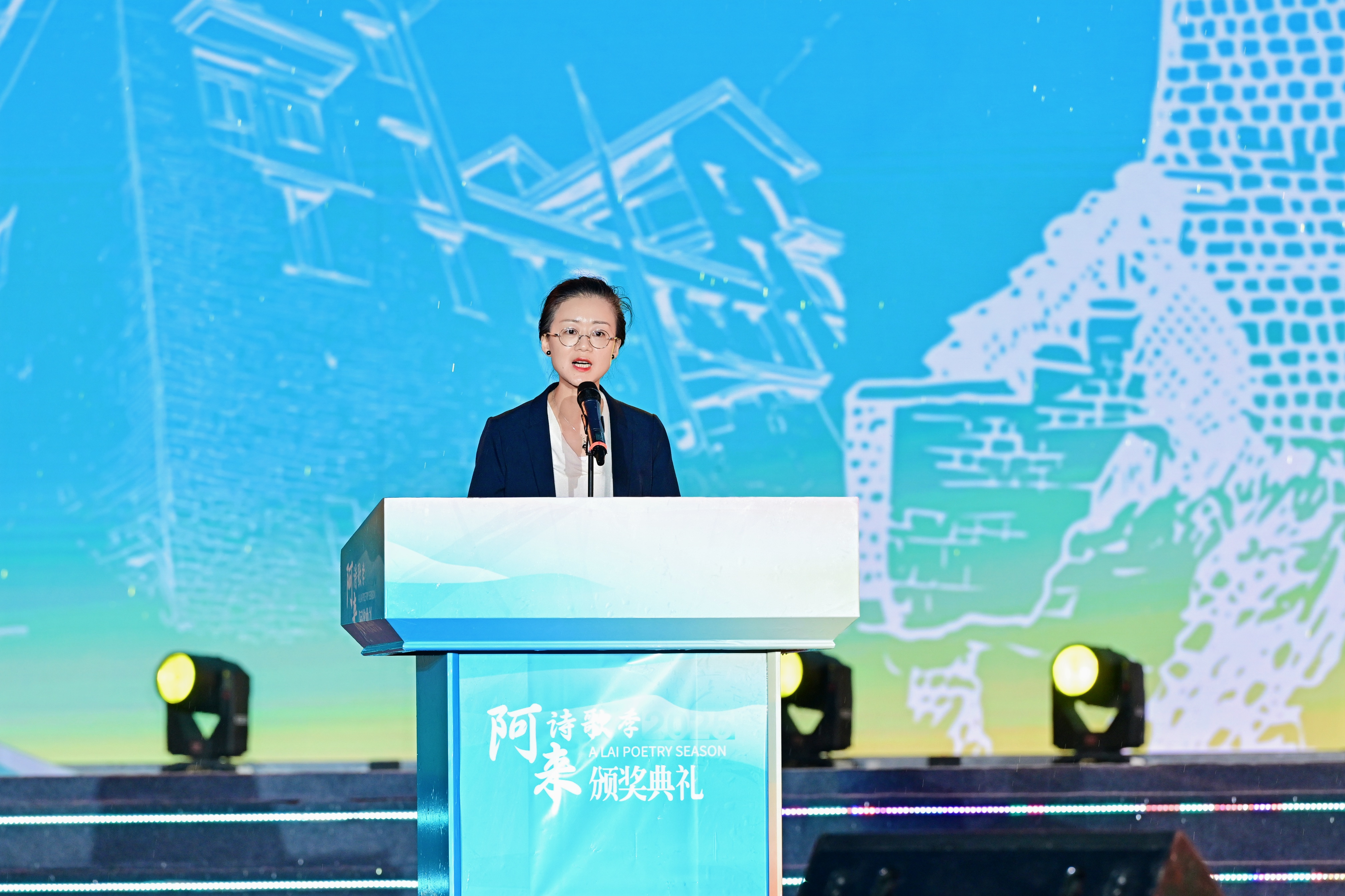 https://www.sczjw.net.cn:443/cms-web/ueditor/download?id=971561718048800768