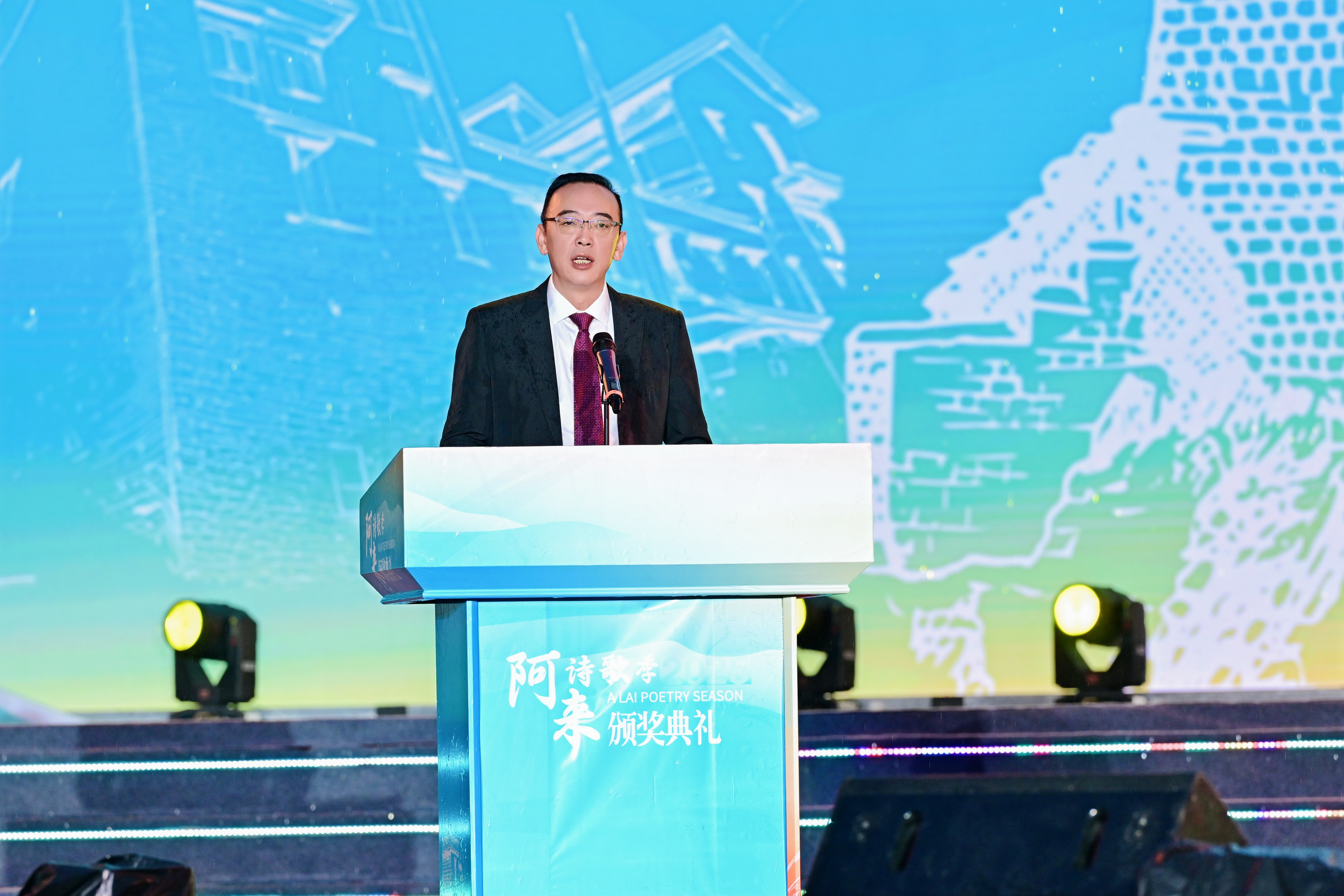 https://www.sczjw.net.cn:443/cms-web/ueditor/download?id=971562039592534016