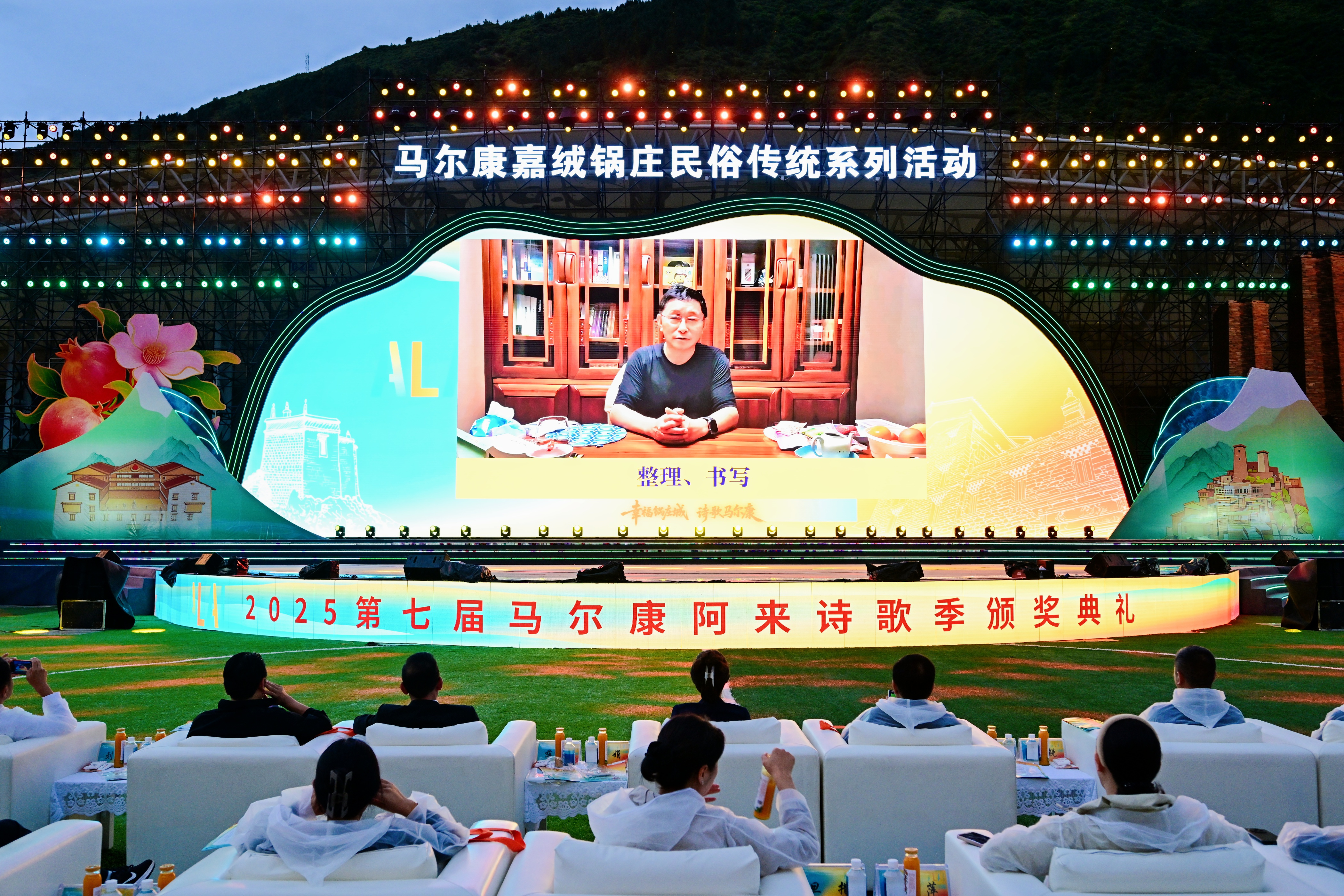 https://www.sczjw.net.cn:443/cms-web/ueditor/download?id=971564172253511680