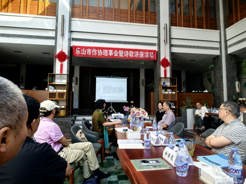 https://www.sczjw.net.cn:443/cms-web/ueditor/download?id=985401911136534528