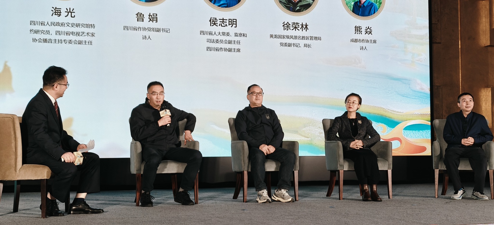 https://www.sczjw.net.cn:443/cms-web/ueditor/download?id=993102772860928000